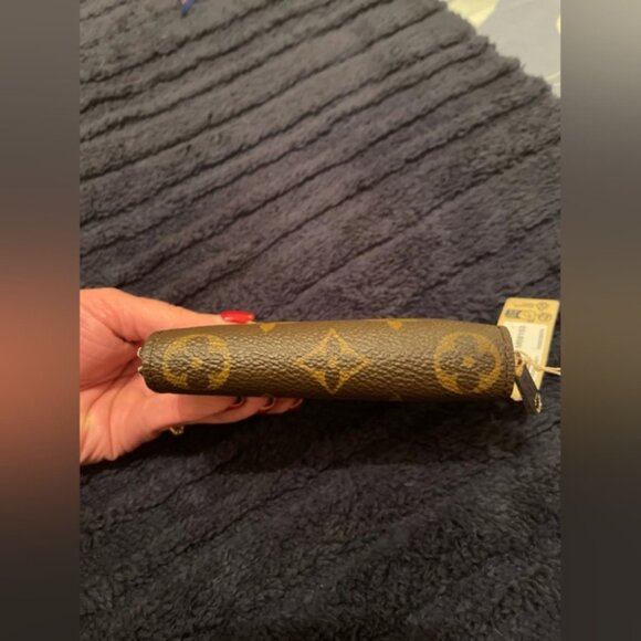 Louis Vuitton Zippy Coin Purse - Picture 7 of 9